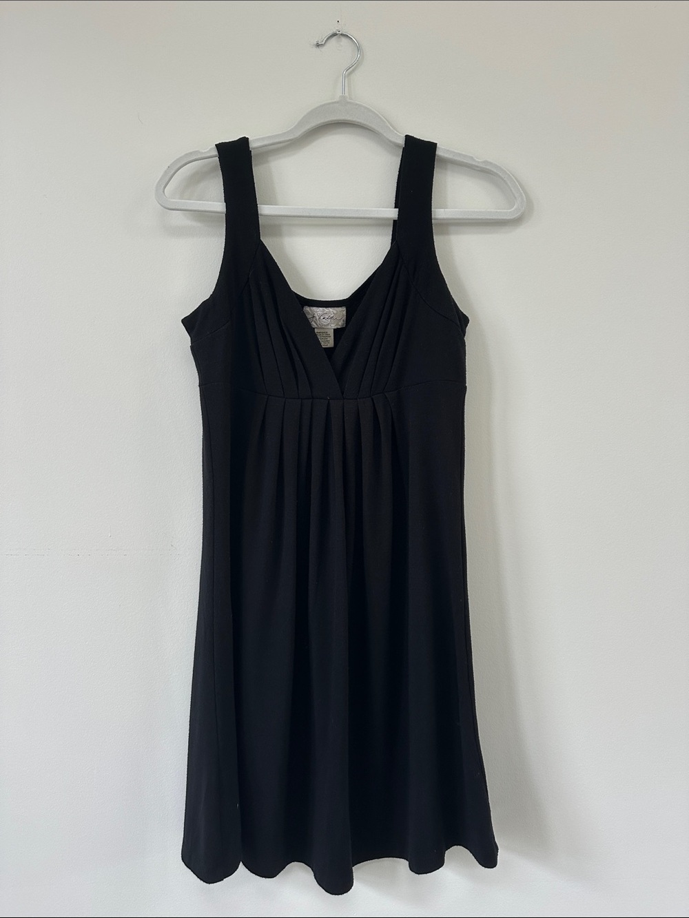 Black Sleeveless V-Neck Dress